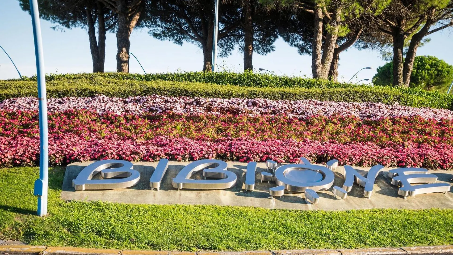 Graceful Flat With Big Balcony - Beahost Apartment Bibione 0*,  Italy