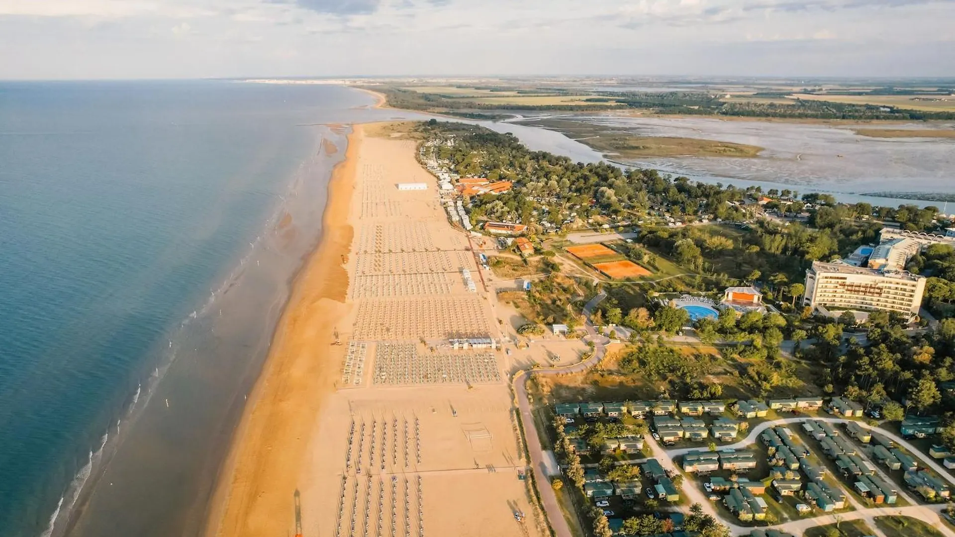 Graceful Flat With Big Balcony - Beahost Apartment Bibione